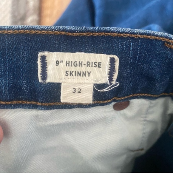 Madewell 9" High-Rise Skinny Jeans in Paloma Wash Raw-Hem Edition - Picture 4 of 7